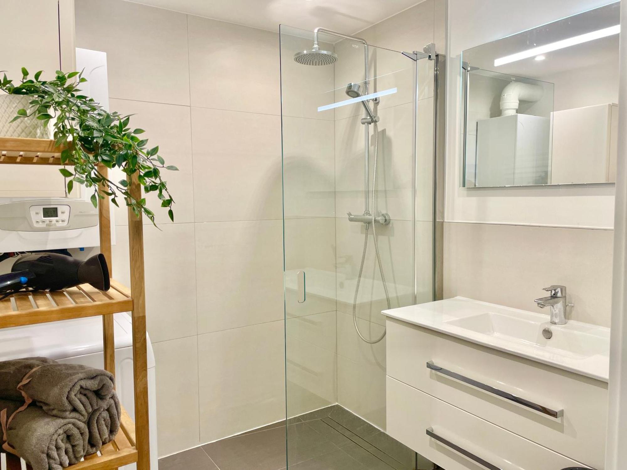 וינה 60 M2 Central Rooftop Apartment With Ac מראה חיצוני תמונה